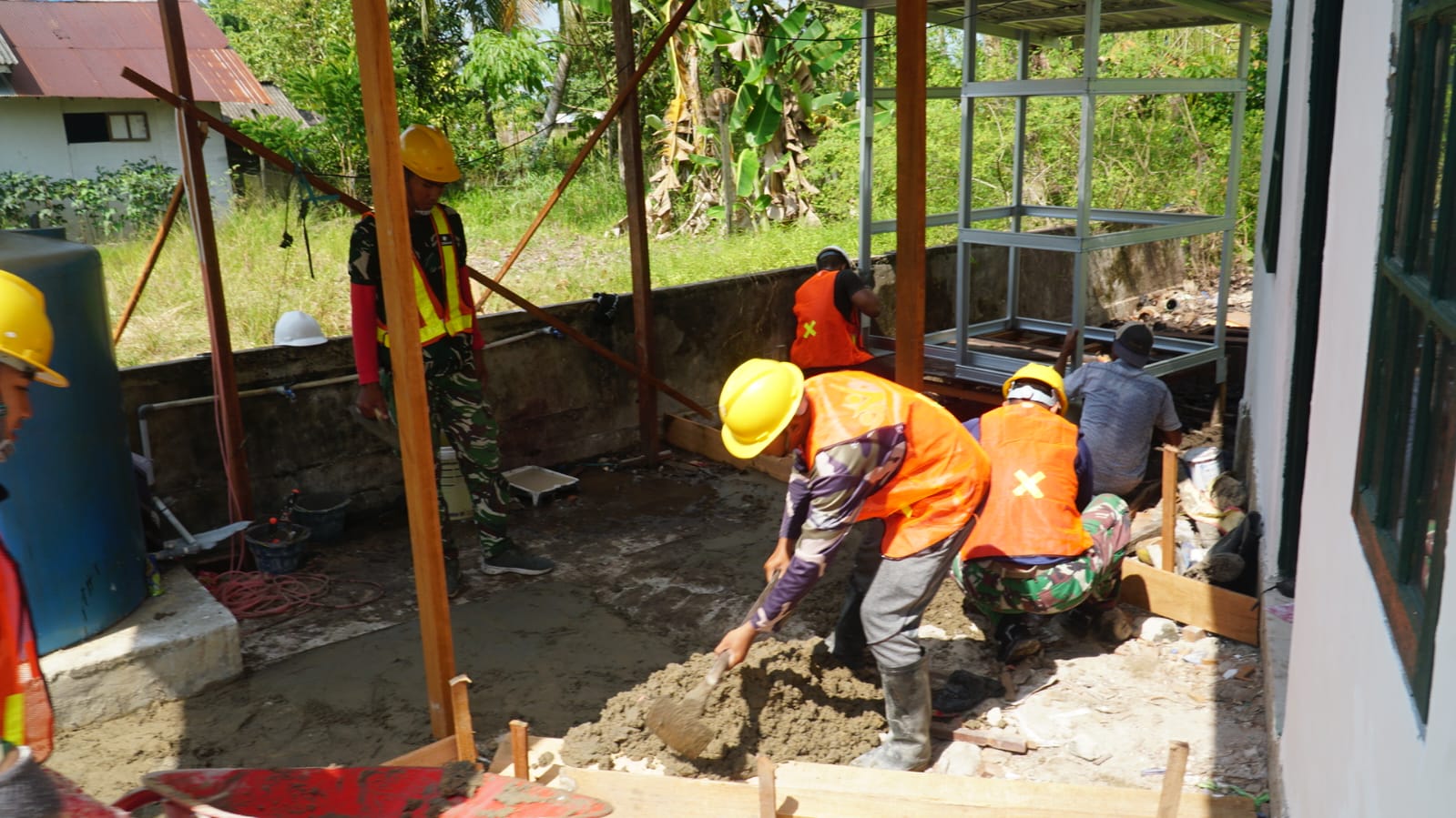 Pembangunan Infrastruktur Musholla Darul Iman melalui Pengecoran Tempat Wudhu