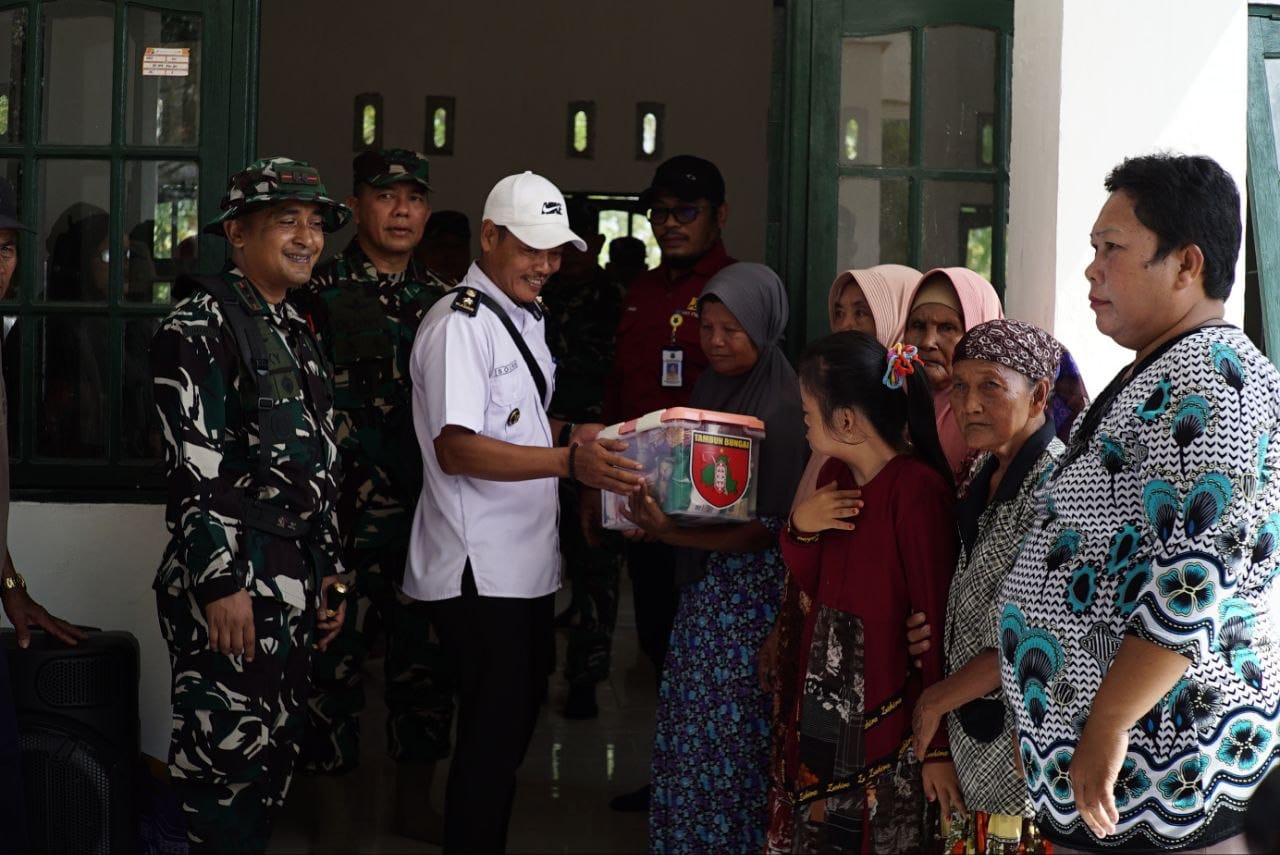 Aksi Sosial Tim WASEV TMMD Ke-129 Tingkatkan Kebersamaan TNI dan Masyarakat