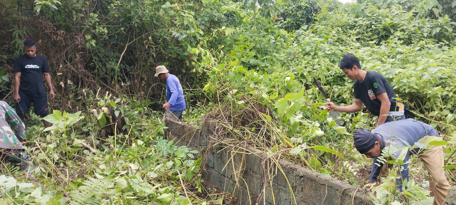 Proyek TMMD 129 Giat Bersama Warga untuk Membangun Akses Jalan di Polewali