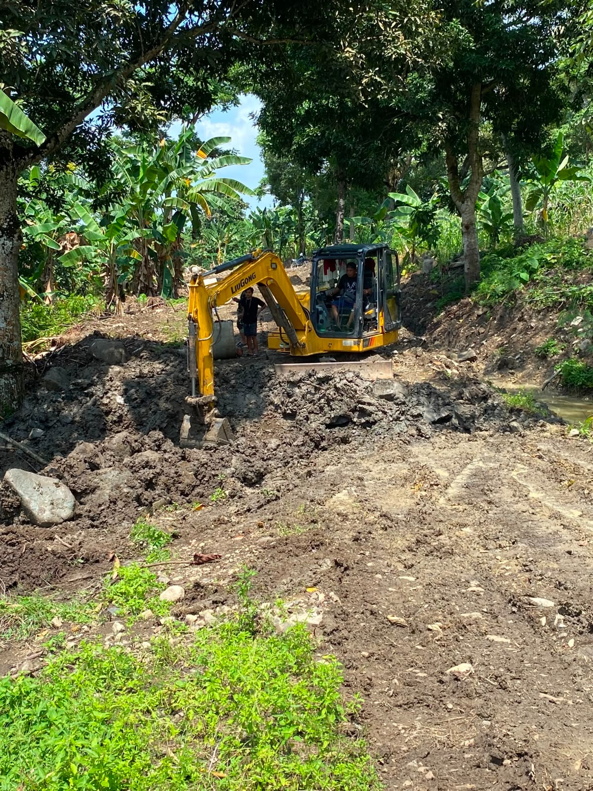 Pendekatan Akhir Proyek Jalan Tani di Desa Liang Bunyu Program TMMD Ke-129