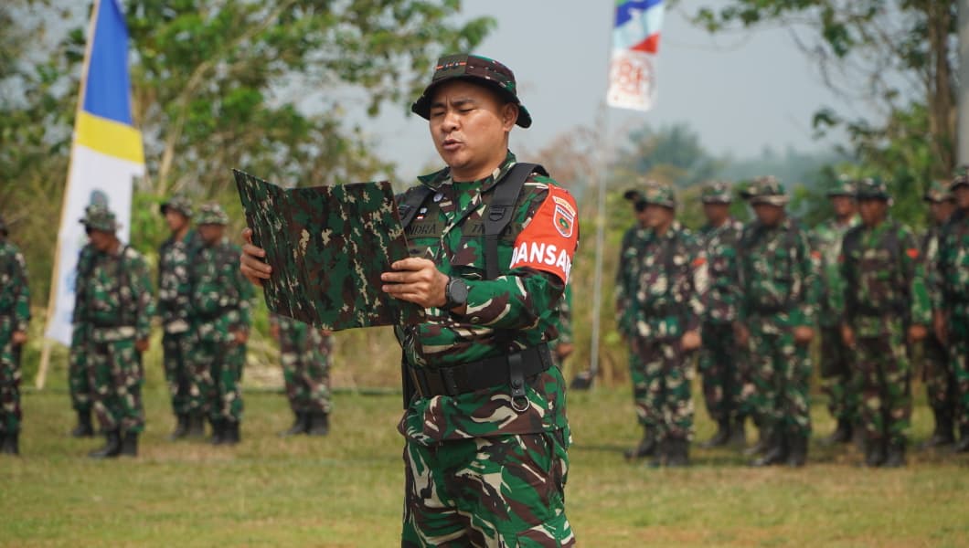 TMMD ke-130 di Luwu Timur: Membangun Sinergi Melalui Pembagian Sembako